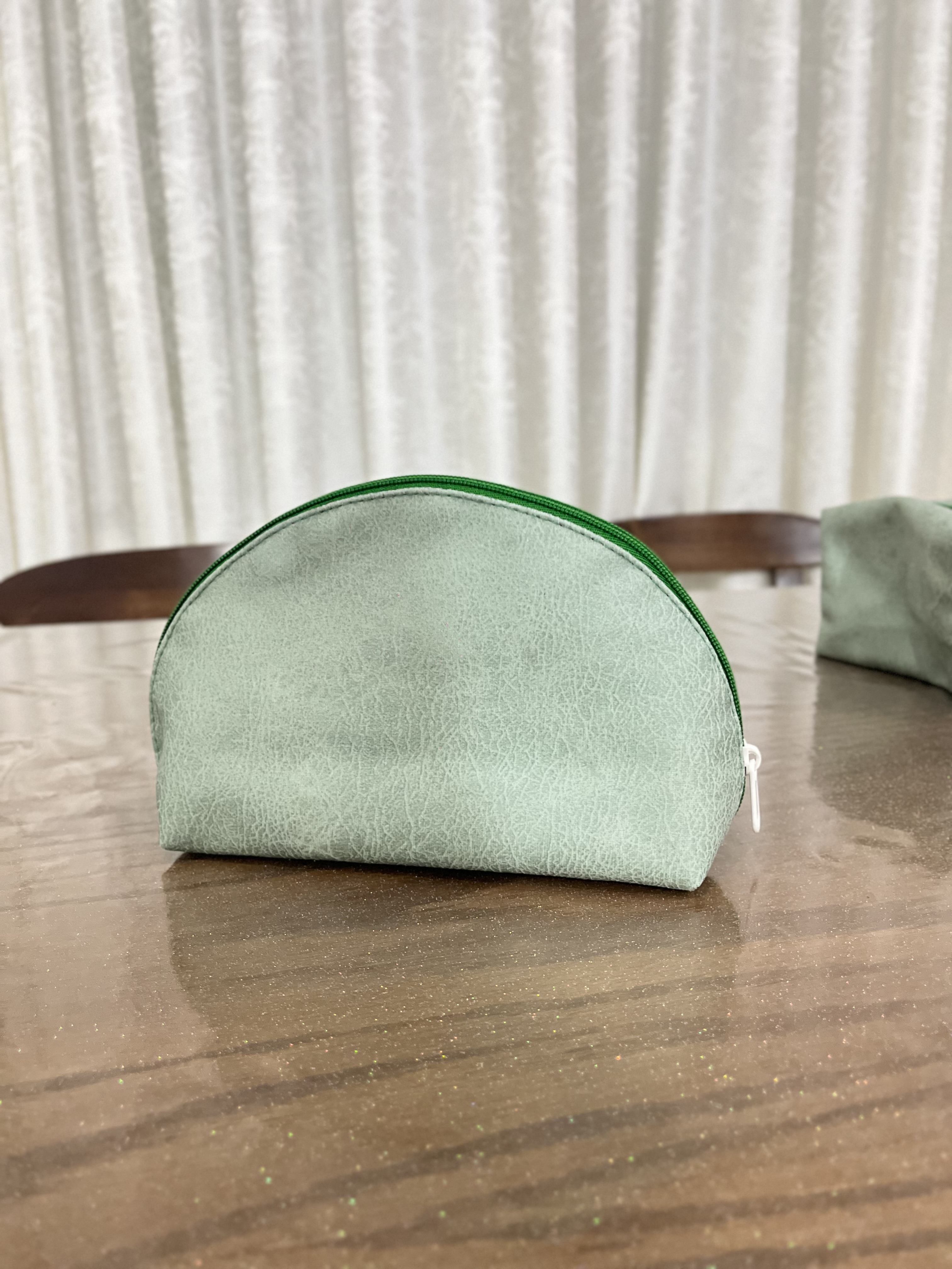 کیف لوازم آرایش پارچه ای